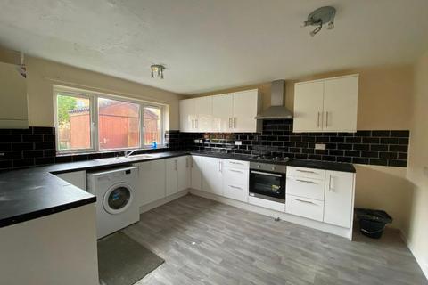 3 bedroom terraced house to rent, Godolphin Close, Swindon, SN5