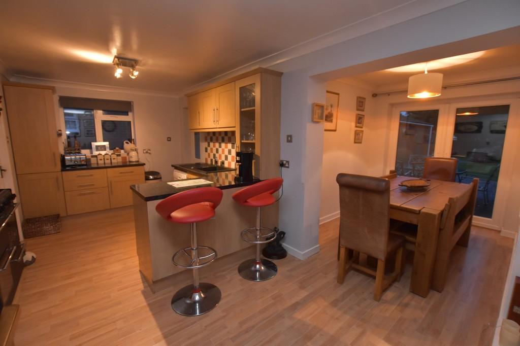Farcroft Drive, Market Drayton 3 bed semidetached house £175,000