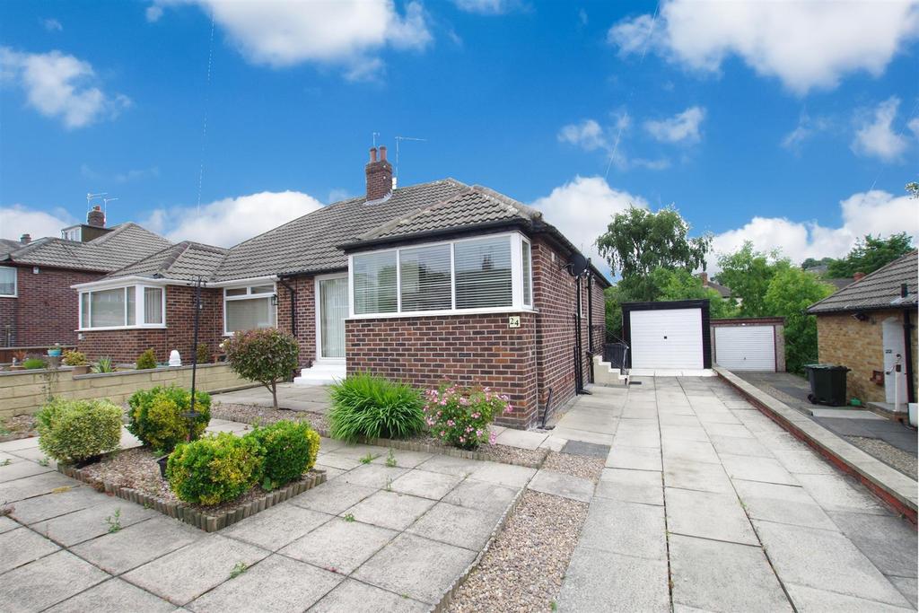 Ashbourne Oval, Bradford, BD2 2 bed semidetached bungalow £600 pcm (£138 pw)
