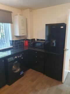 3 bedroom house share to rent, Brough Close
