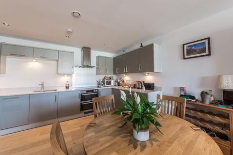 2 bedroom flat to rent, Racecourse Road, Newbury, RG14