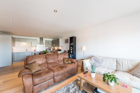 2 bedroom flat to rent, Racecourse Road, Newbury, RG14