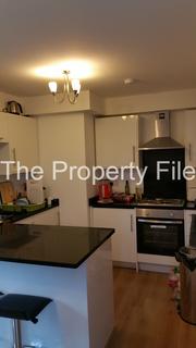 3 bedroom apartment to rent, Daisybank Road M14