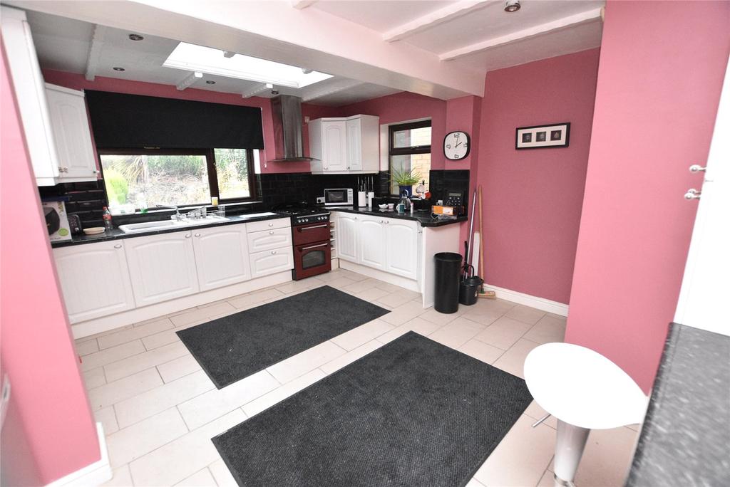 Siviters Lane, Rowley Regis, West Midlands, B65 3 bed semidetached