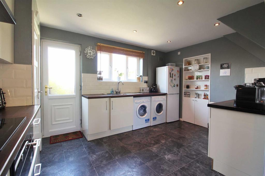 Beck Road,Everthorpe 3 bed terraced house £139,950