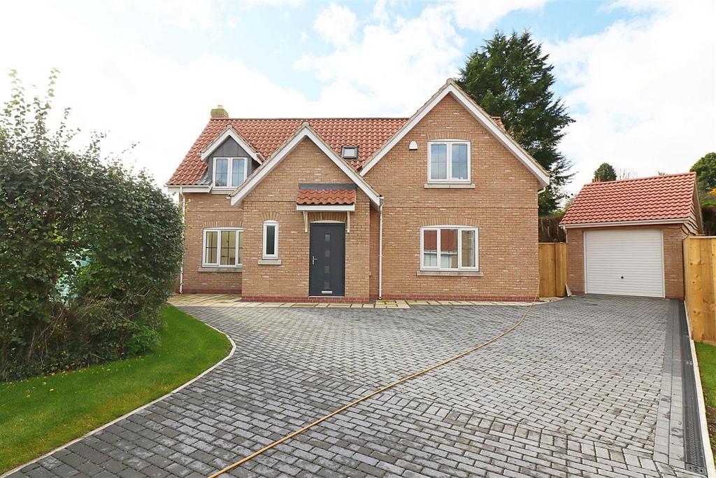 Carisbrook Drive, Elloughton 3 bed detached house for sale £535,000