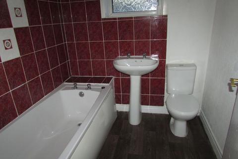 3 bedroom terraced house to rent, Holland Street Heywood