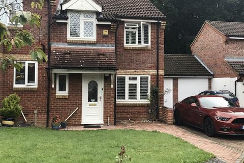 3 bedroom semi-detached house to rent, Little Copse Chase, Basingstoke RG24