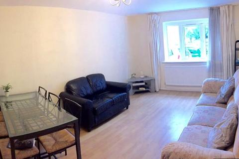 2 bedroom flat to rent, Gurney Close Barking Essex