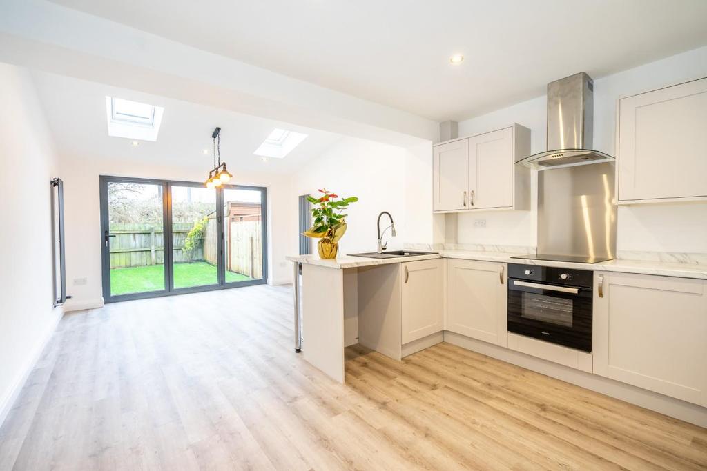 Garfield Terrace, Leeman Road, YORK 3 bed terraced house £275,000