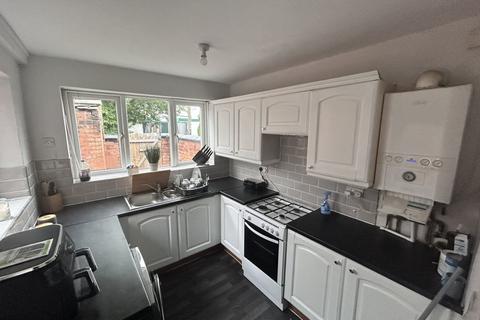 2 bedroom house to rent, Wilding Street, Wigan