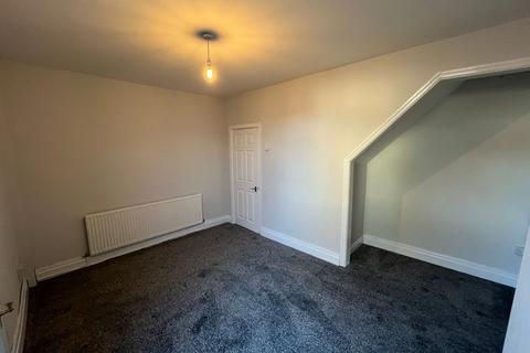 2 bedroom house to rent, Wilding Street, Wigan
