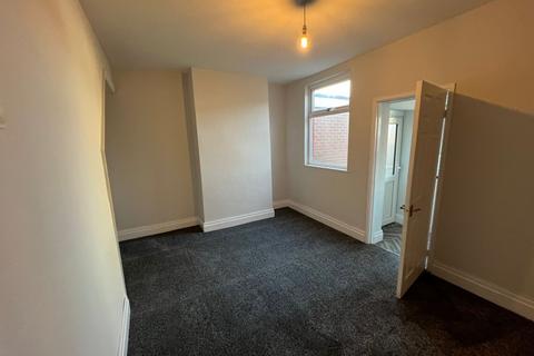 2 bedroom house to rent, Wilding Street, Wigan