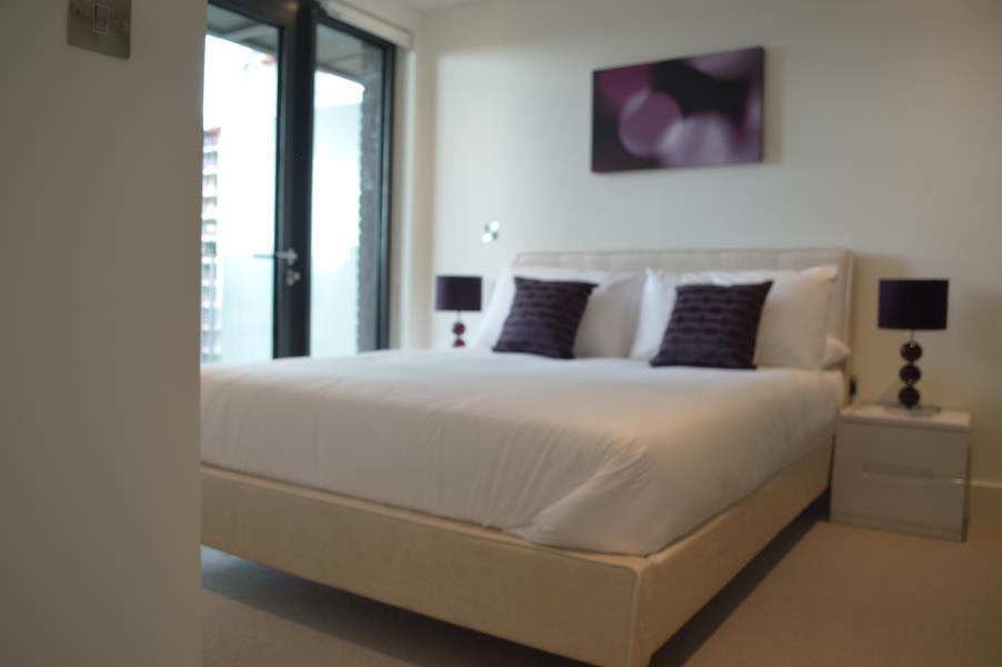 Apartment in Wembley - View 4