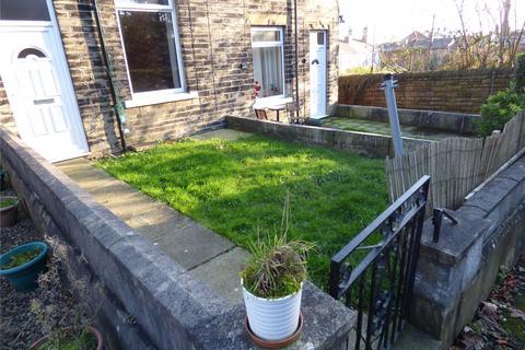 2 bedroom terraced house to rent, Highfield Terrace, Cleckheaton, BD19