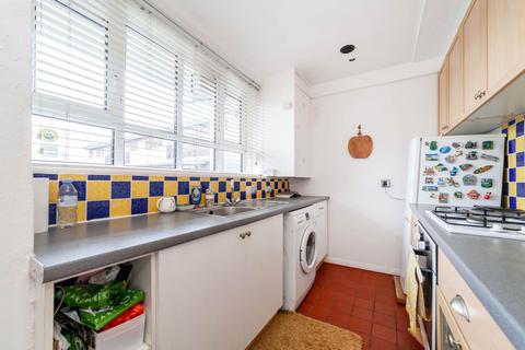 1 bedroom flat to rent, St. John`s Hill, Clapham Junction