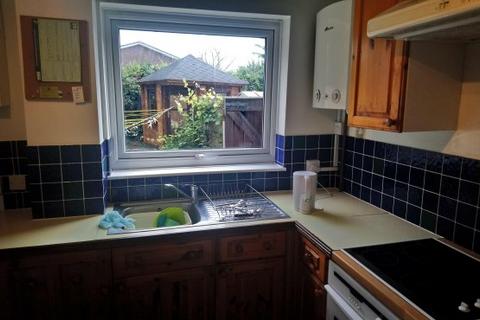 4 bedroom house share to rent, Pine Tree Avenue