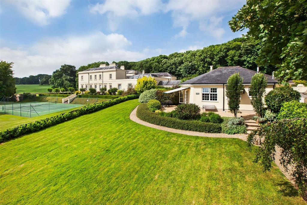 Widworthy Court, Wilmington, Honiton 2 bed bungalow £350,000