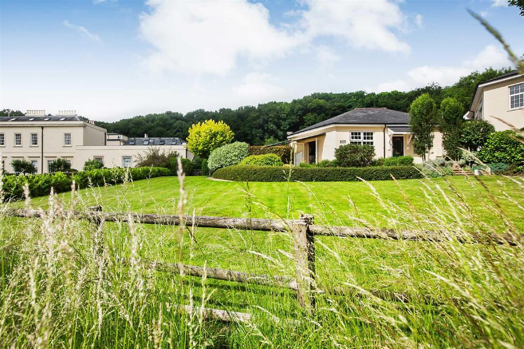 Widworthy Court, Wilmington, Honiton 2 bed bungalow £350,000