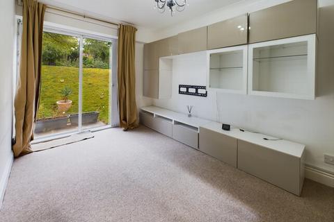 1 bedroom flat for sale, Great Heathmead, Haywards Heath, RH16