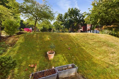 1 bedroom flat for sale, Great Heathmead, Haywards Heath, RH16