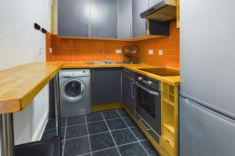 1 bedroom flat for sale, Great Heathmead, Haywards Heath, RH16