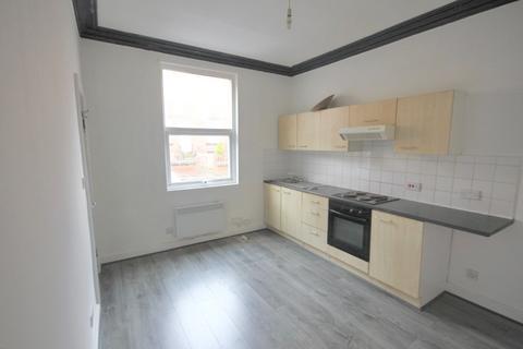 Studio to rent, Harlech Street,  Leeds, LS11