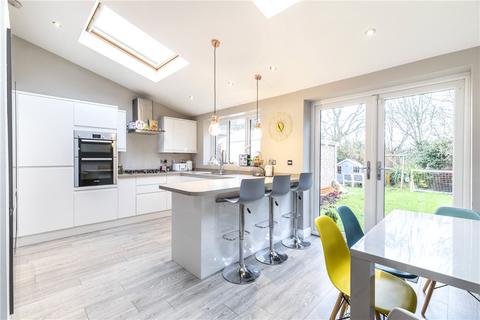 4 bedroom semi-detached house for sale, Shadwell Walk, Leeds, West Yorkshire, LS17