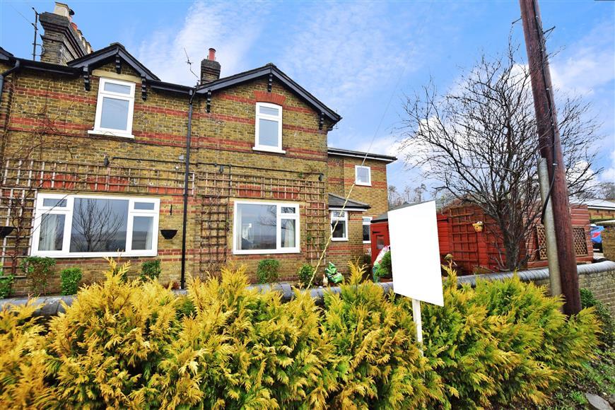 Cockering Road, Chartham, Canterbury, Kent 4 bed semidetached house
