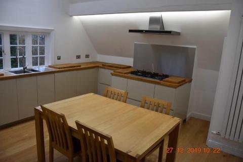 2 bedroom penthouse to rent, Debdale Road, Wellingborough NN8