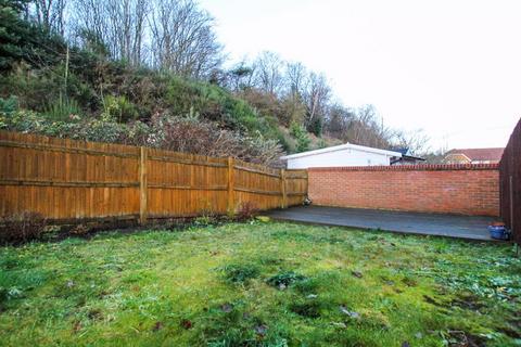 35 Bascombe Grove, Crayford, Dartford, DA1 3RG