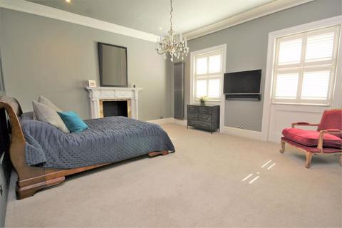 3 bedroom apartment for sale, Cornsland, Brentwood CM14