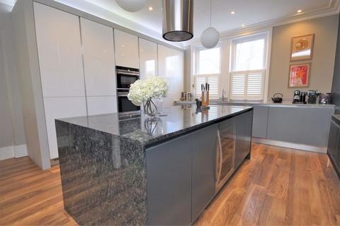 3 bedroom apartment for sale, Cornsland, Brentwood CM14