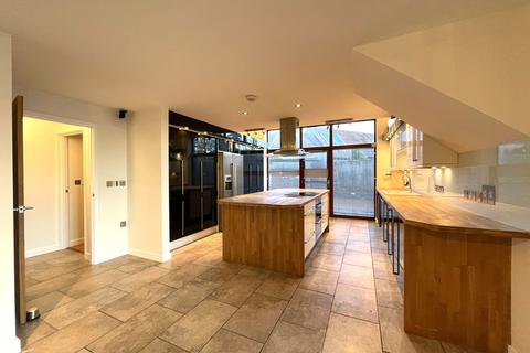 undefined, Gwynedd Close, Kent TN16