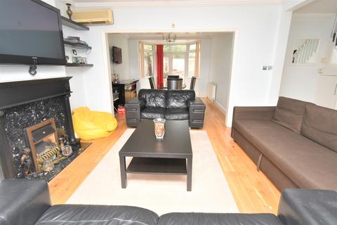 3 bedroom detached house for sale - The Crossways, Wembley, Middlesex, HA9