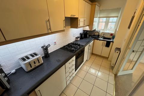 2 bedroom flat to rent, Otter street, Hilton, DE65