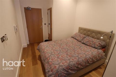 Studio to rent, The Landmark, Flowers Way, Luton