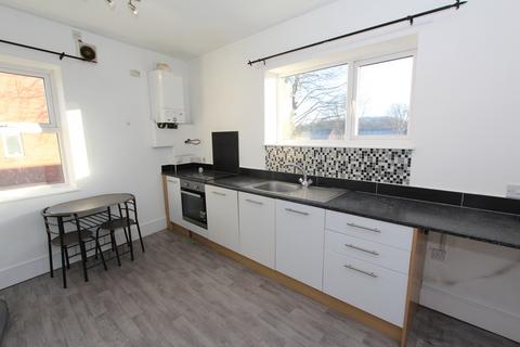 2 bedroom flat to rent, Sheffield Road, Chesterfield