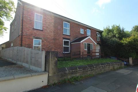 2 bedroom flat to rent, Sheffield Road, Chesterfield