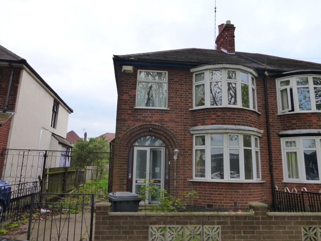 Abbey Lane, Leicester, LE4 0DA 3 bed semidetached house £750 pcm (£