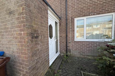 3 bedroom semi-detached house to rent, Hodder Way, Manchester