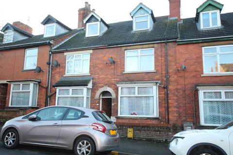 3 bedroom terraced house to rent, Houghton Road, Grantham