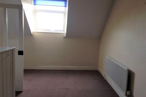 3 bedroom terraced house to rent, Houghton Road, Grantham