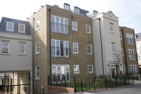 2 bedroom flat to rent, The Parade, Epsom