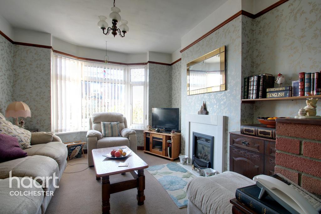 Turner Road, Colchester 3 bed semidetached house £260,000