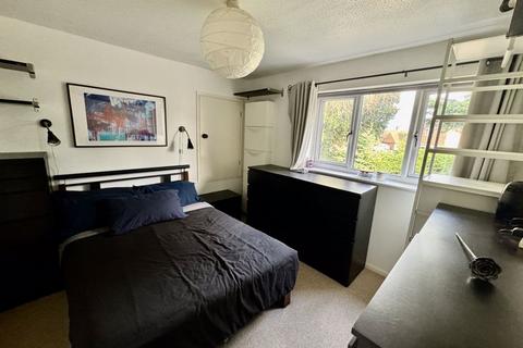 2 Birinus Close, High Wycombe, HP12 3LZ
