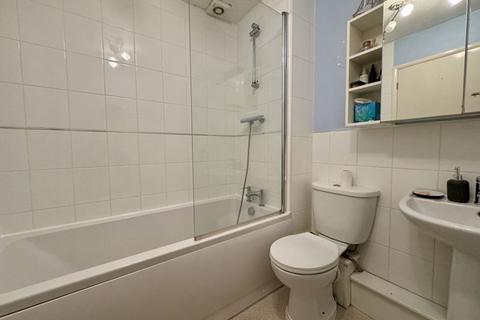 2 Birinus Close, High Wycombe, HP12 3LZ