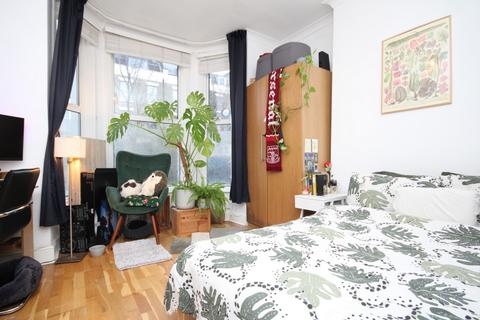 1 bedroom flat to rent, Arthur Road, Islington, N7