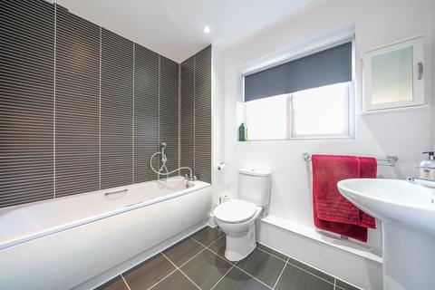 1 Whitchurch House, 1 Wren Lane, Ruislip, HA4 8FF
