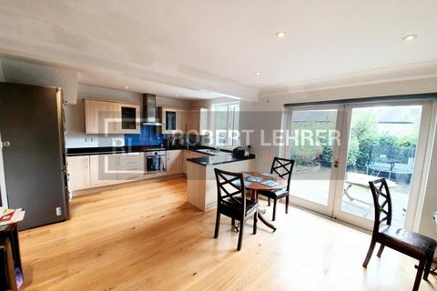 undefined, Cascade Avenue, Muswell Hill, N10